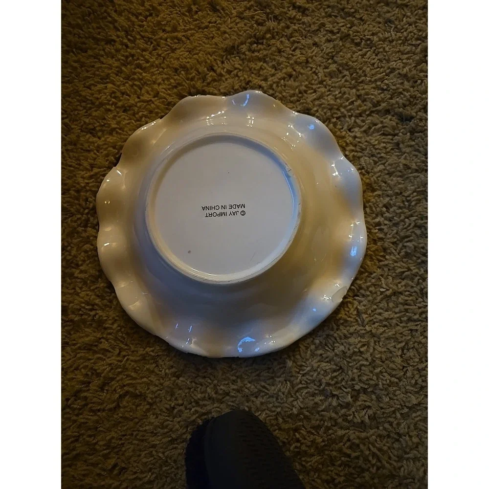 scalloped‎ ceramic bowl (Qty 2)